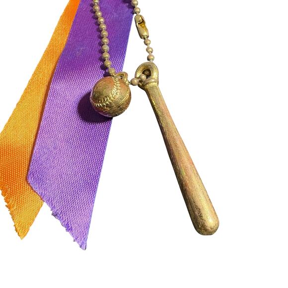 Vintage 1960's New York Mets "Mr Met" Pin - Ribbon Metal Baseball & Bat - Stick - Picture 3 of 4